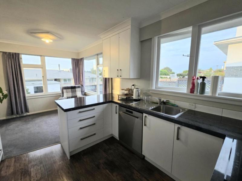 20-arrow-crescent-holmes-hill