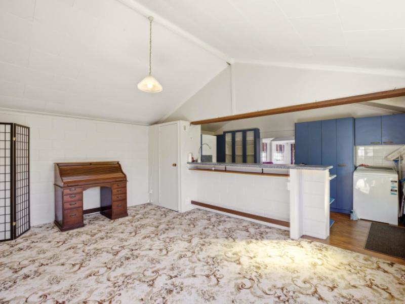 20-queens-avenue-waikuku-beach