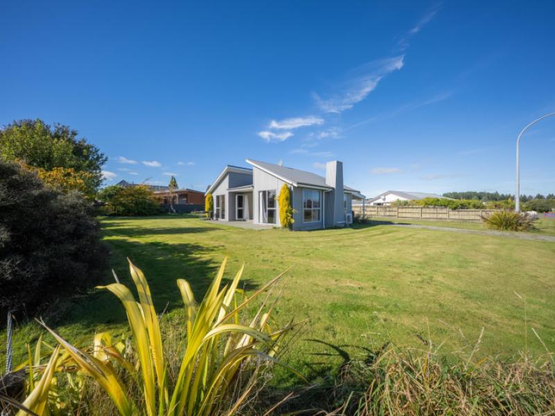 25-pop-andrew-drive-te-anau