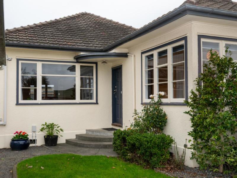 819-francis-hicks-avenue-raureka