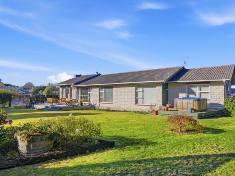 8-foster-place-amberley