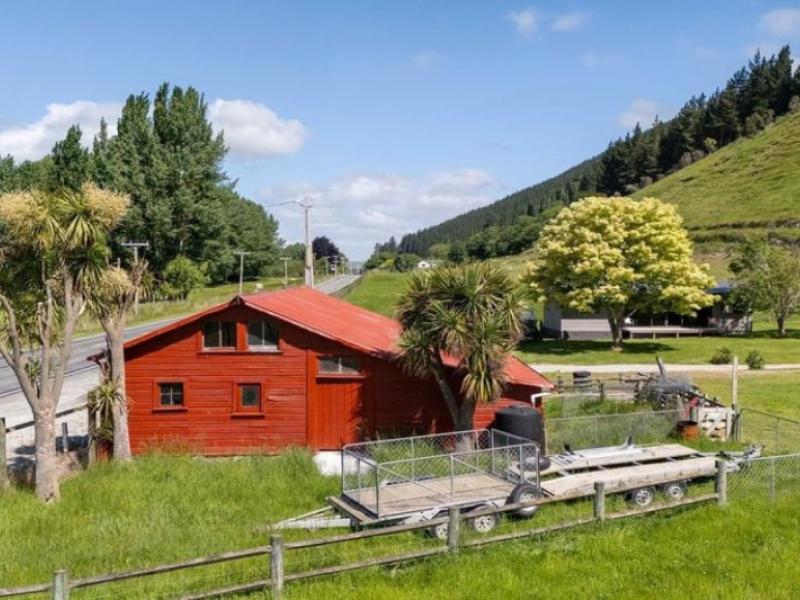 5892-ettrick-raes-junction-island-block