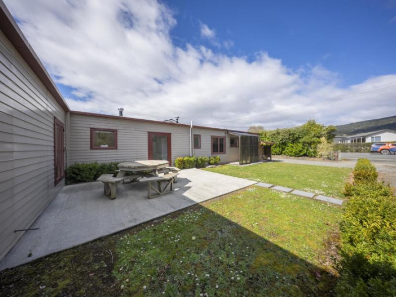 13-view-street-manapouri