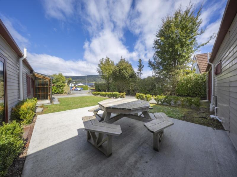 13-view-street-manapouri