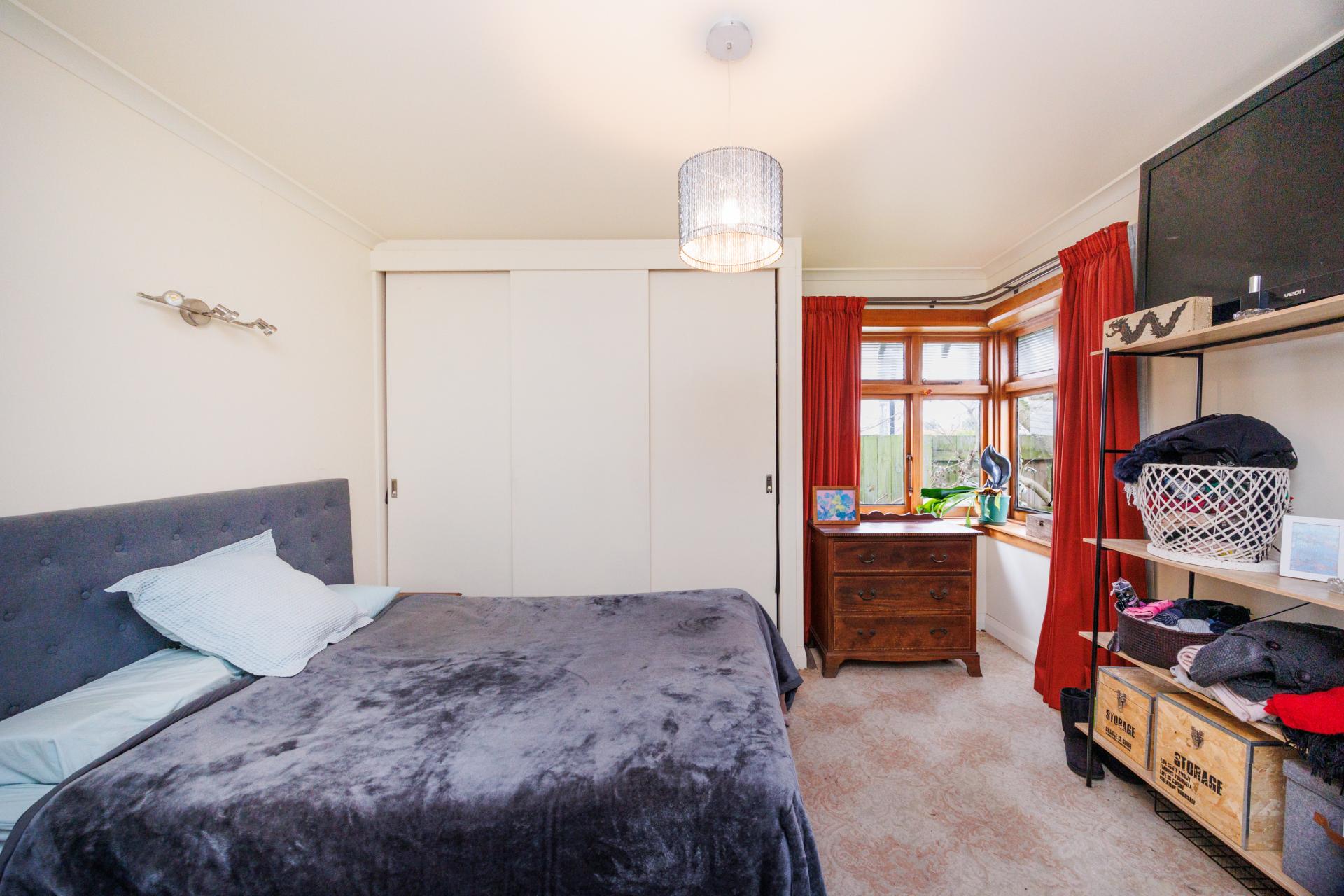85 Shamrock Street, Takaro