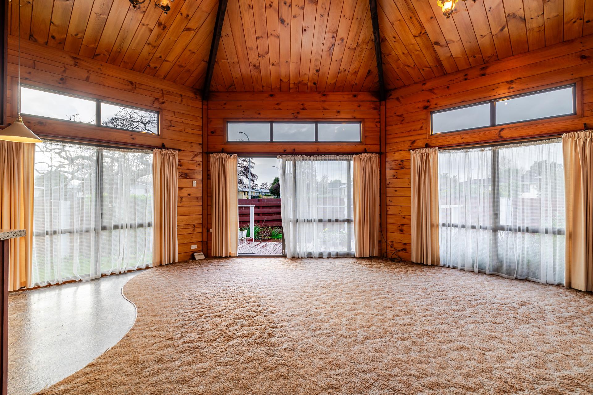 33 Robinson Crescent, Westbrook