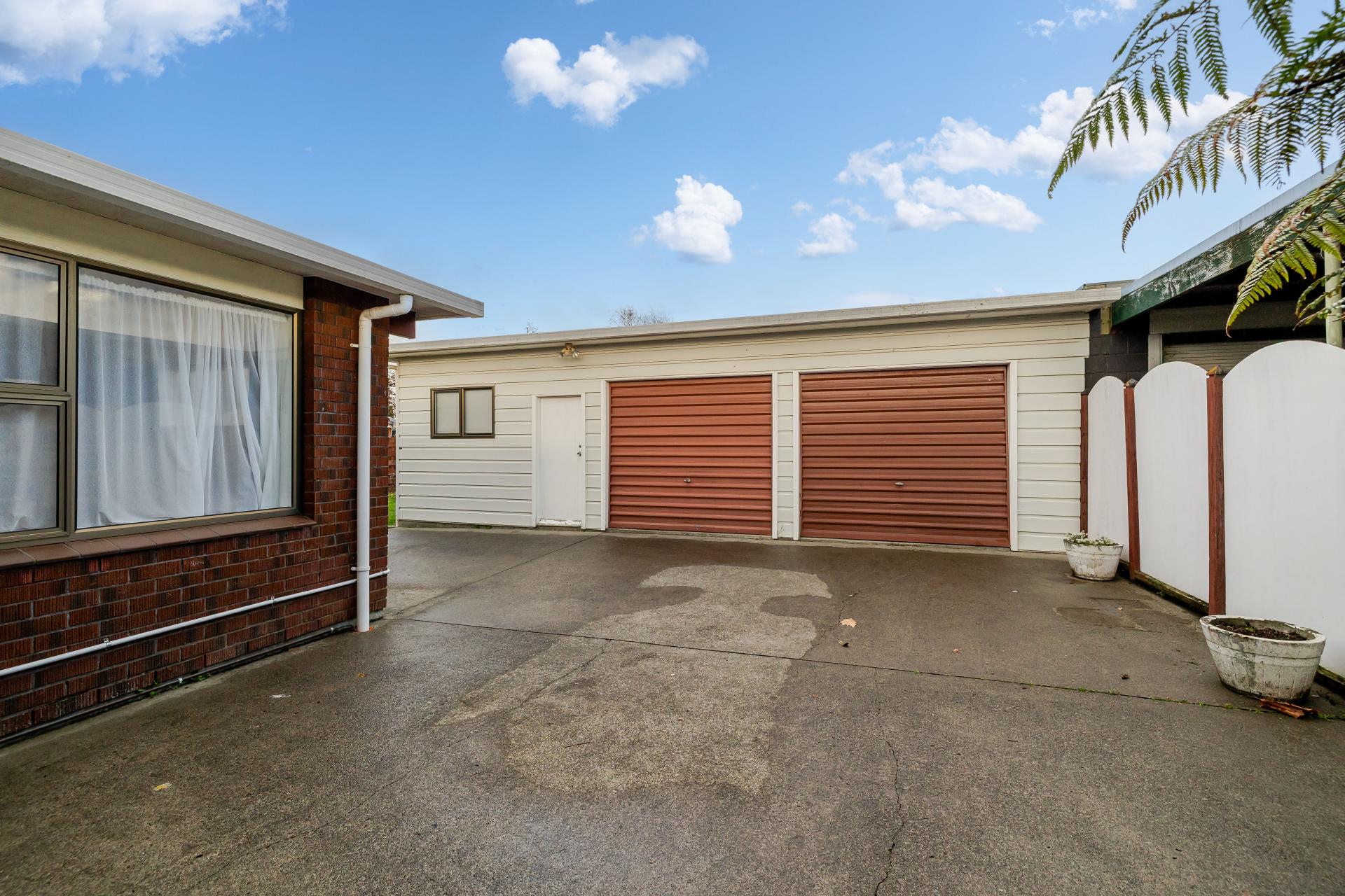 33 Robinson Crescent, Westbrook