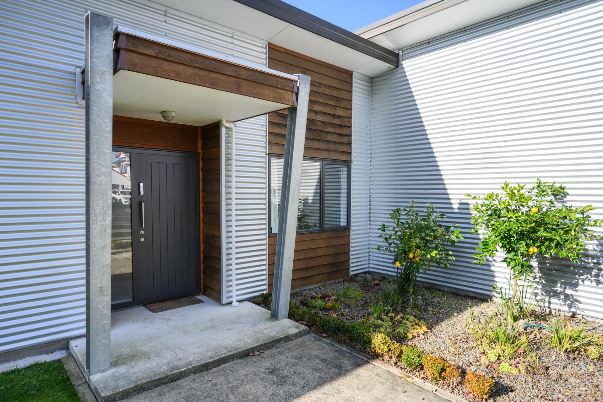 78 Keeling Street, West End