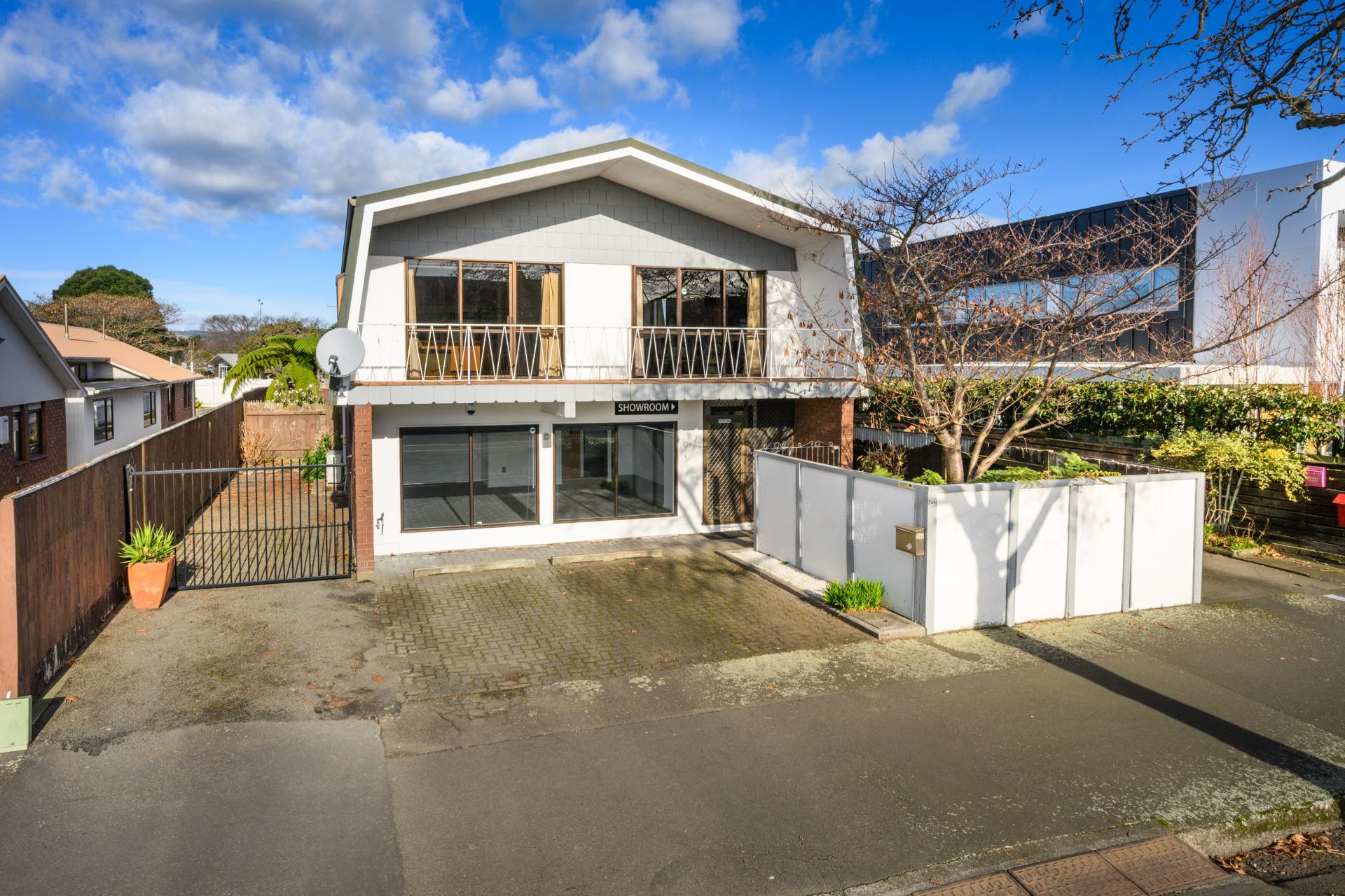 244 Broadway Ave, City Centre