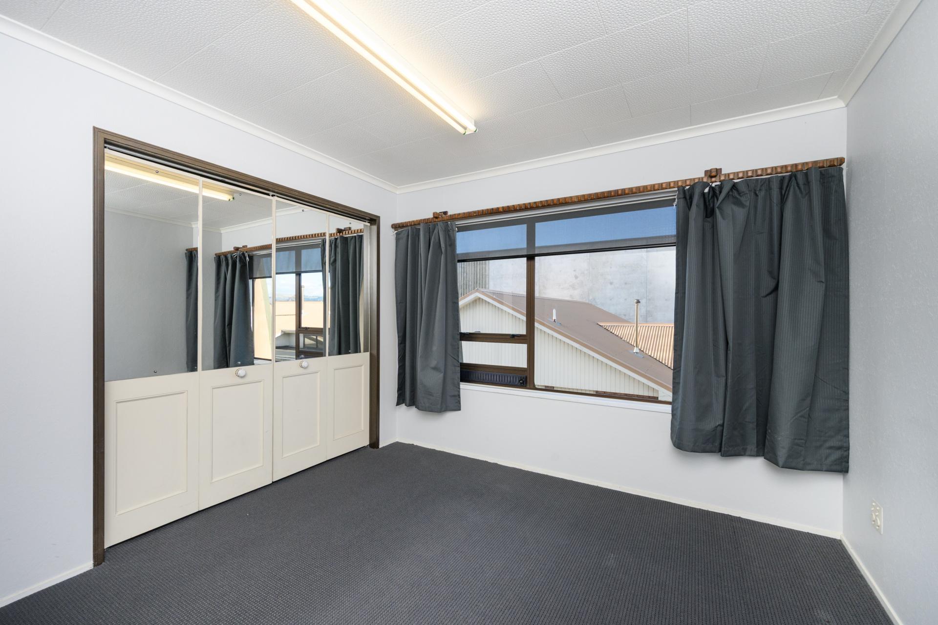 244 Broadway Ave, City Centre