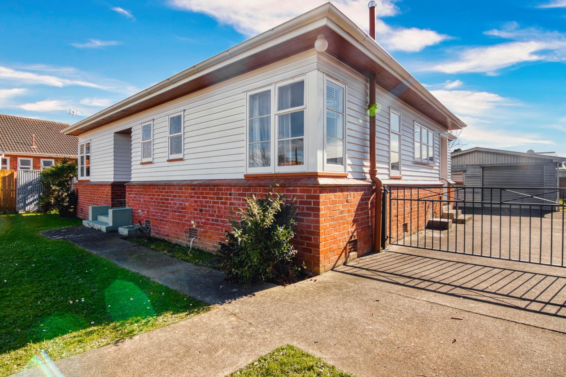 129 Savage Crescent, West End