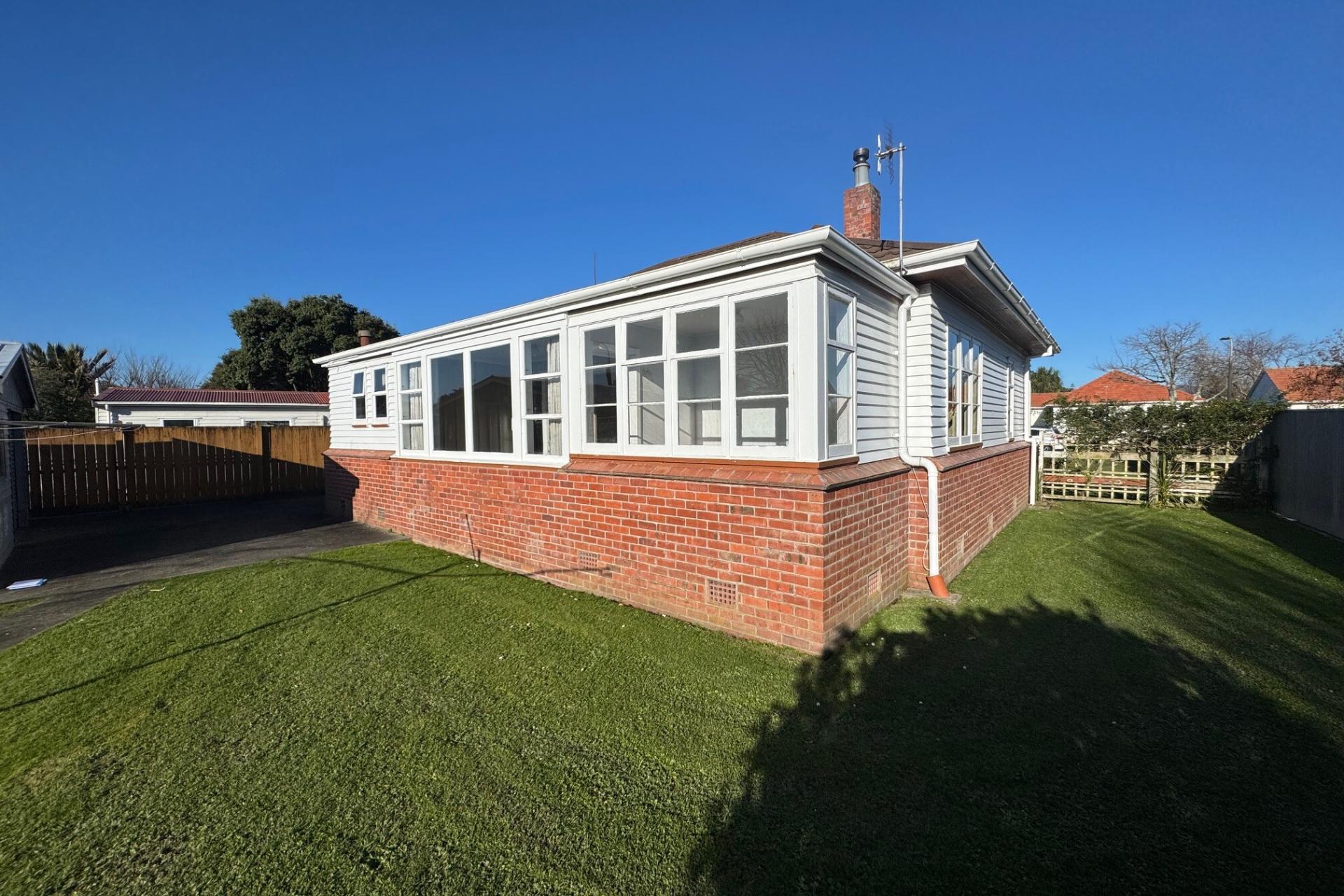 129 Savage Crescent, West End