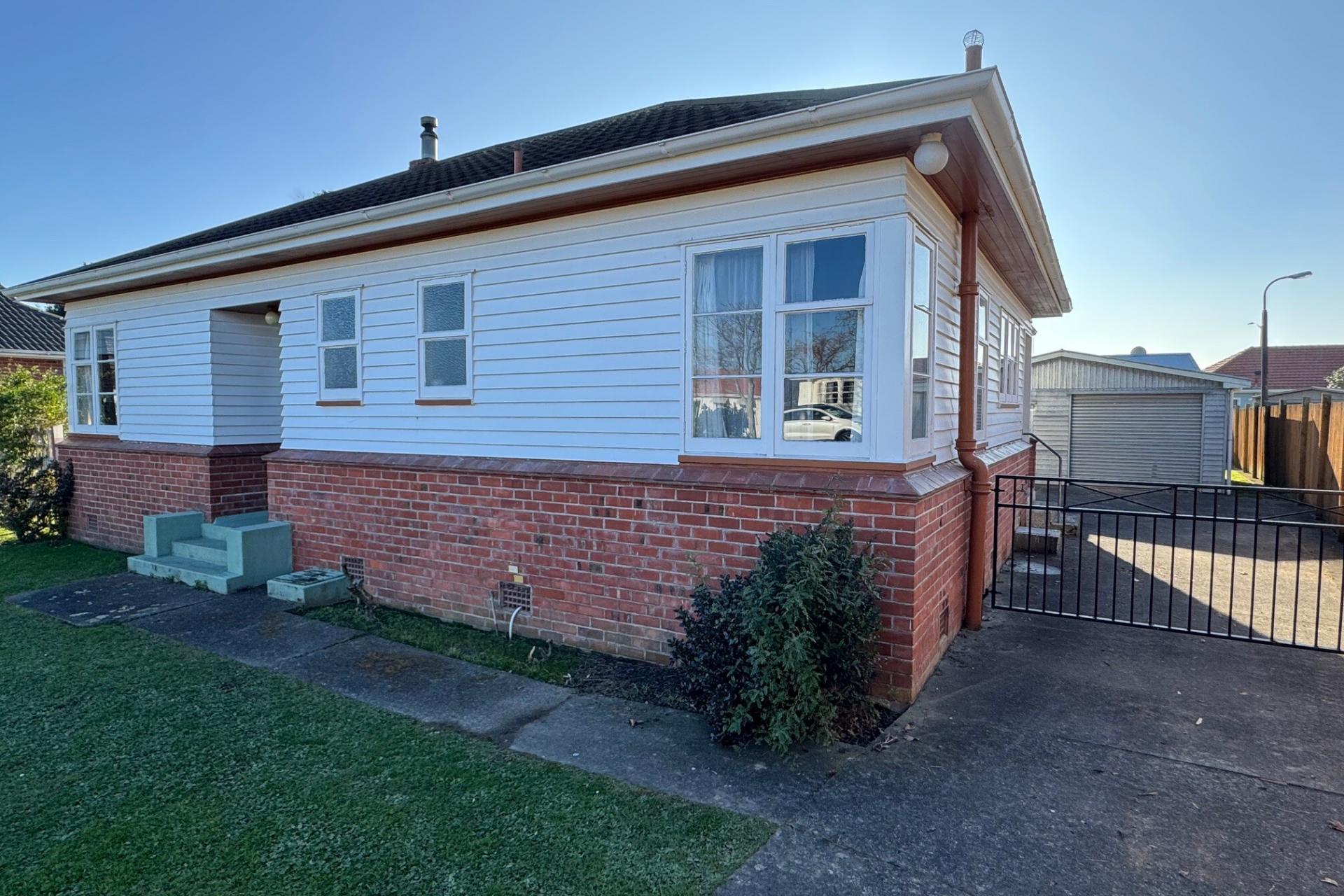 129 Savage Crescent, West End
