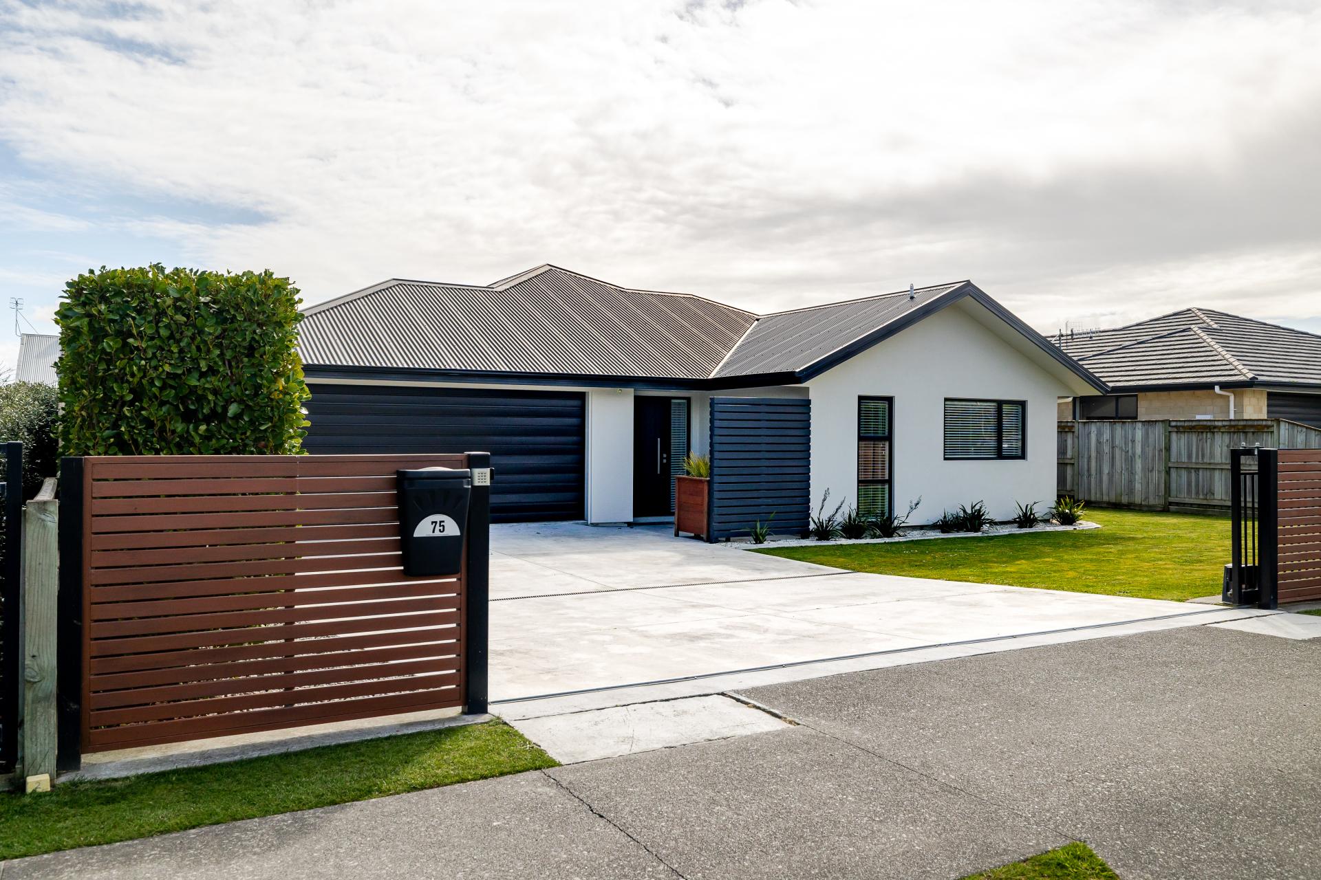 75 Pharazyn Street, Feilding
