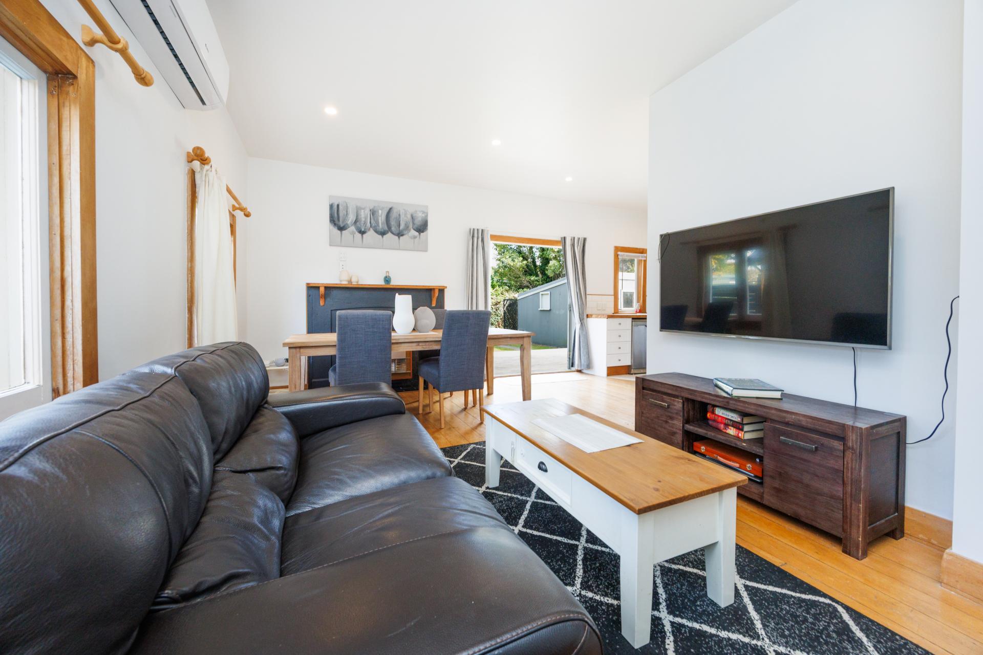 392 Botanical Road, West End