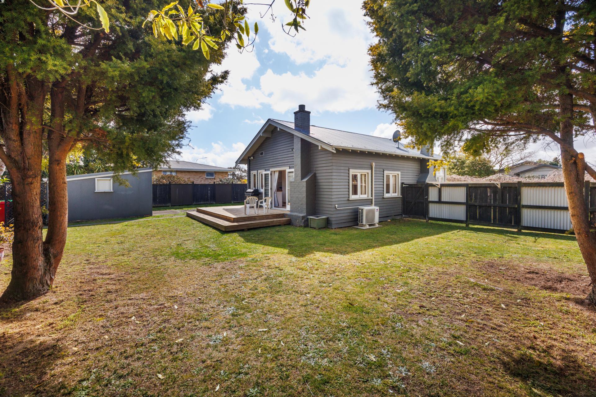 392 Botanical Road, West End