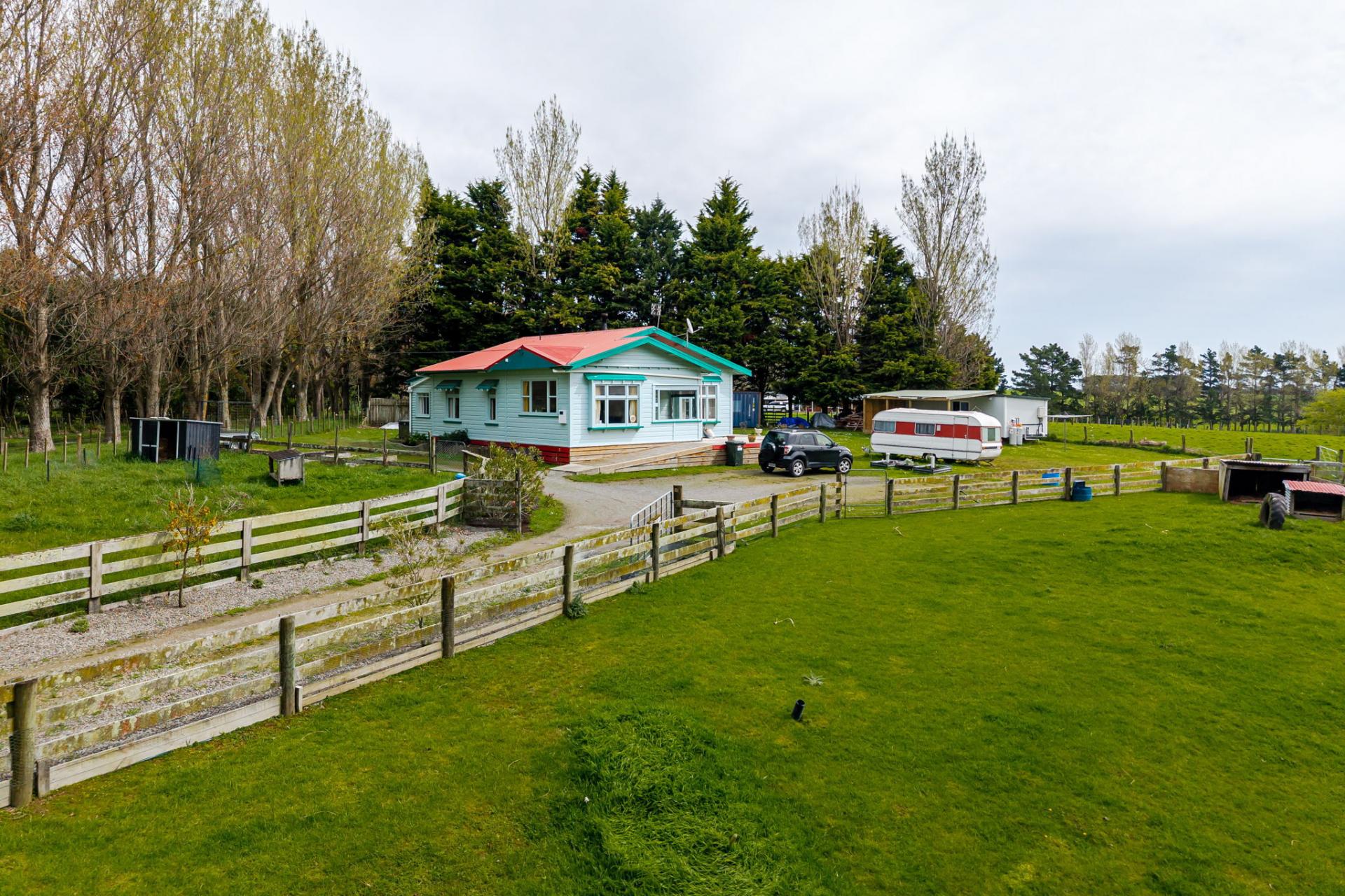 1074 Tennent Drive, Linton