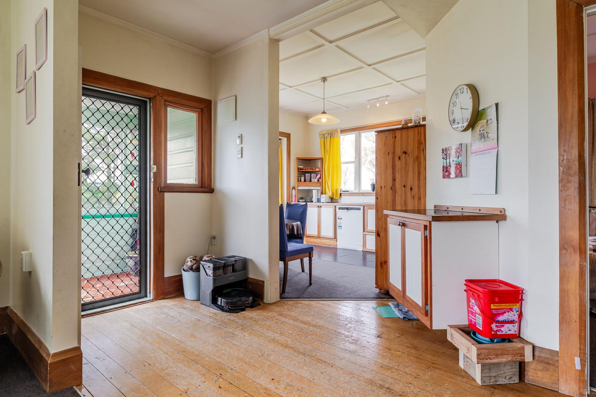 1074 Tennent Drive, Linton