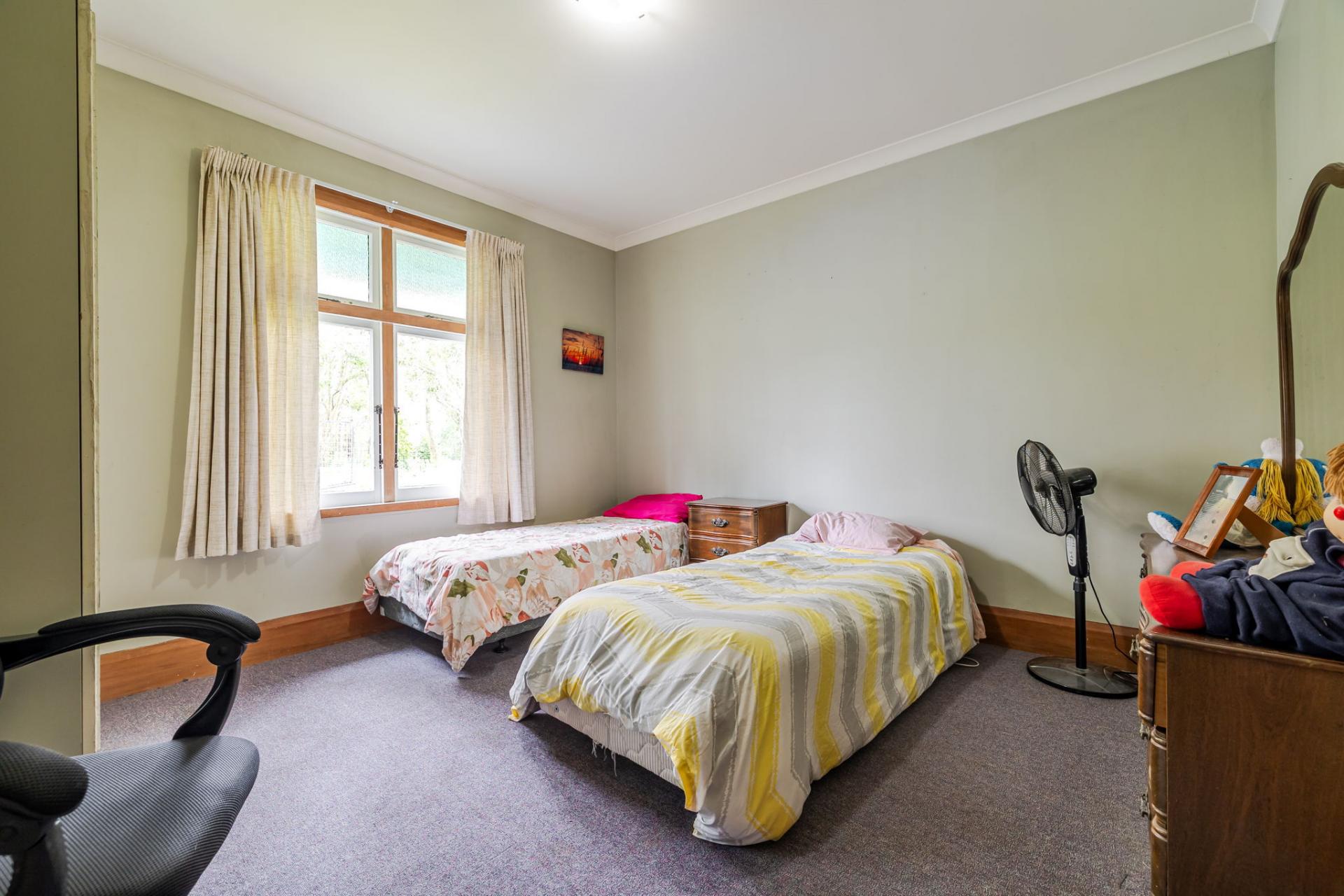 1074 Tennent Drive, Linton