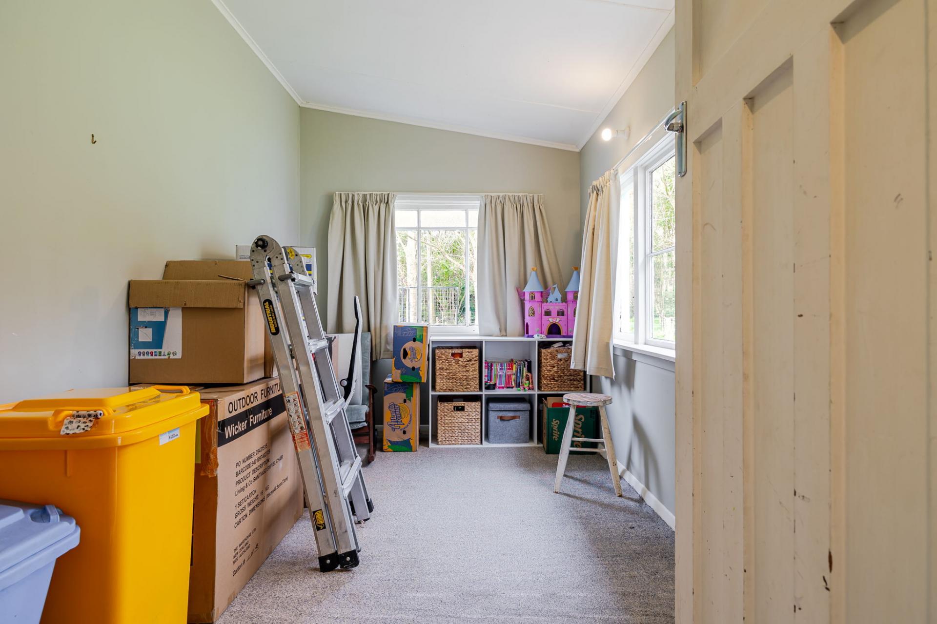 1074 Tennent Drive, Linton