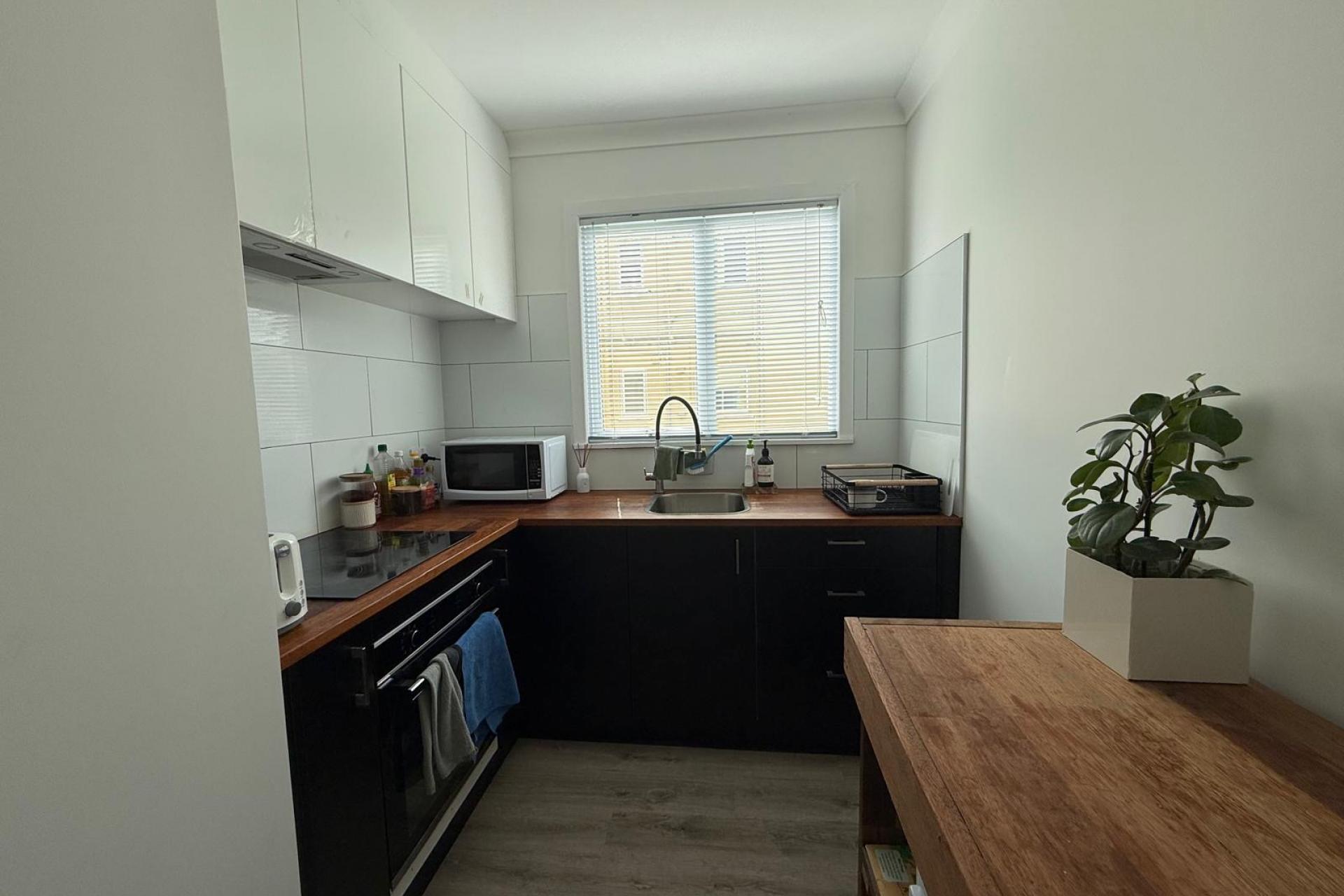 Unit 2, 288 College Street, West End
