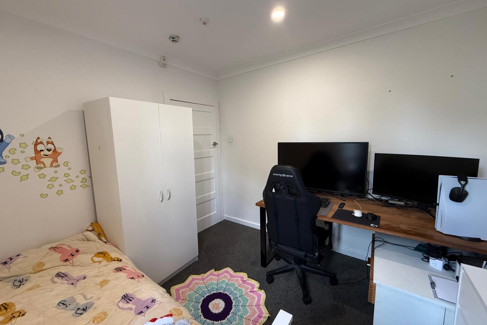 Unit 2, 288 College Street, West End