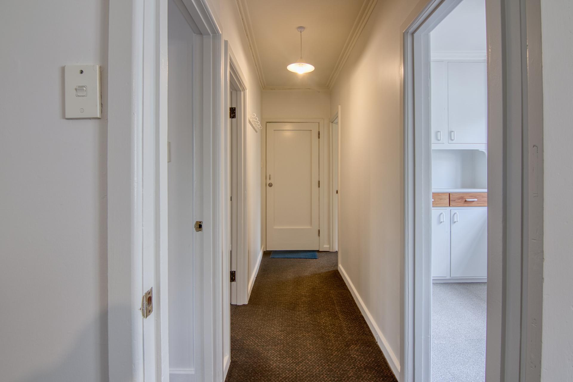 11 Larsen Court, Roslyn