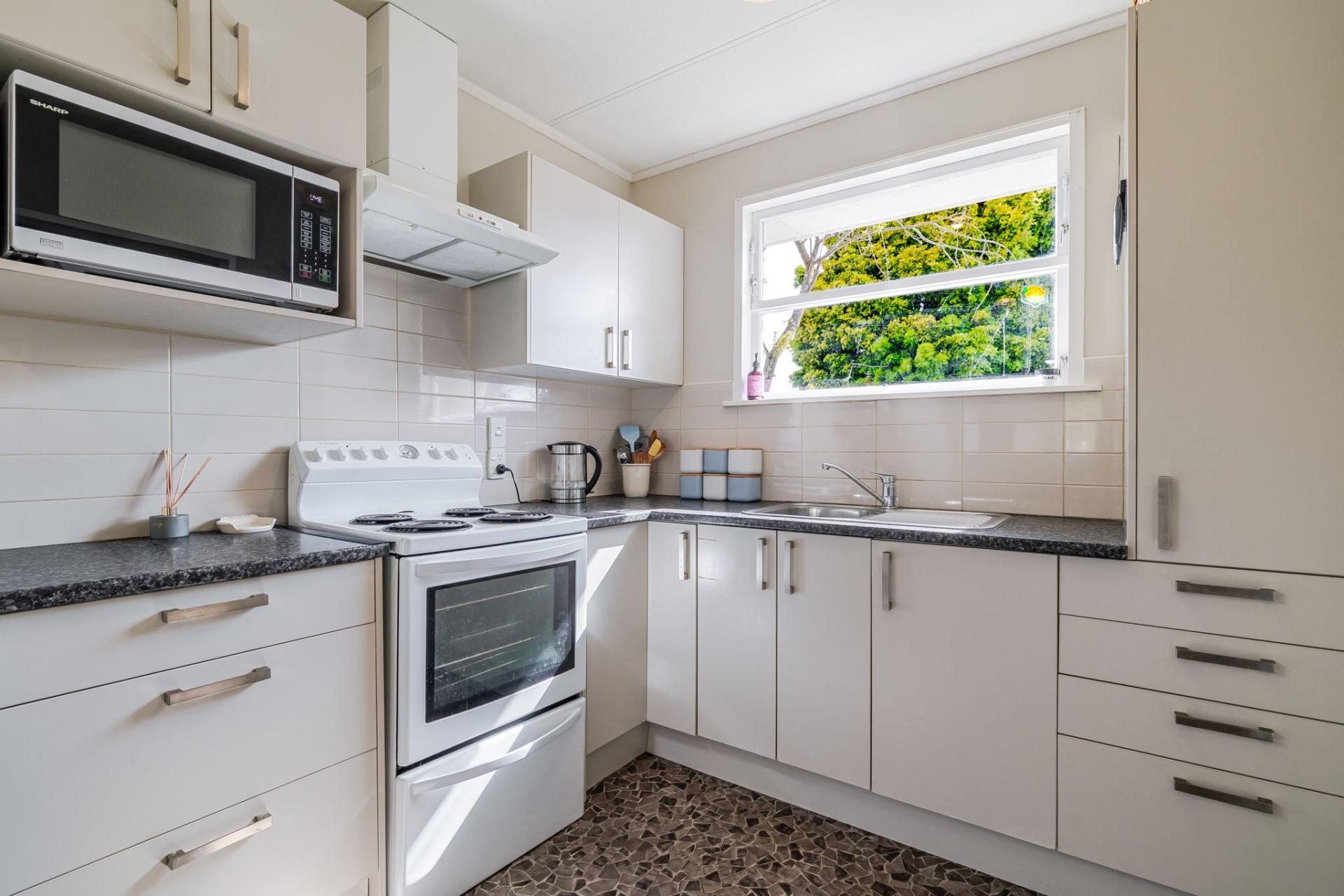 61 Bryant Street, Takaro