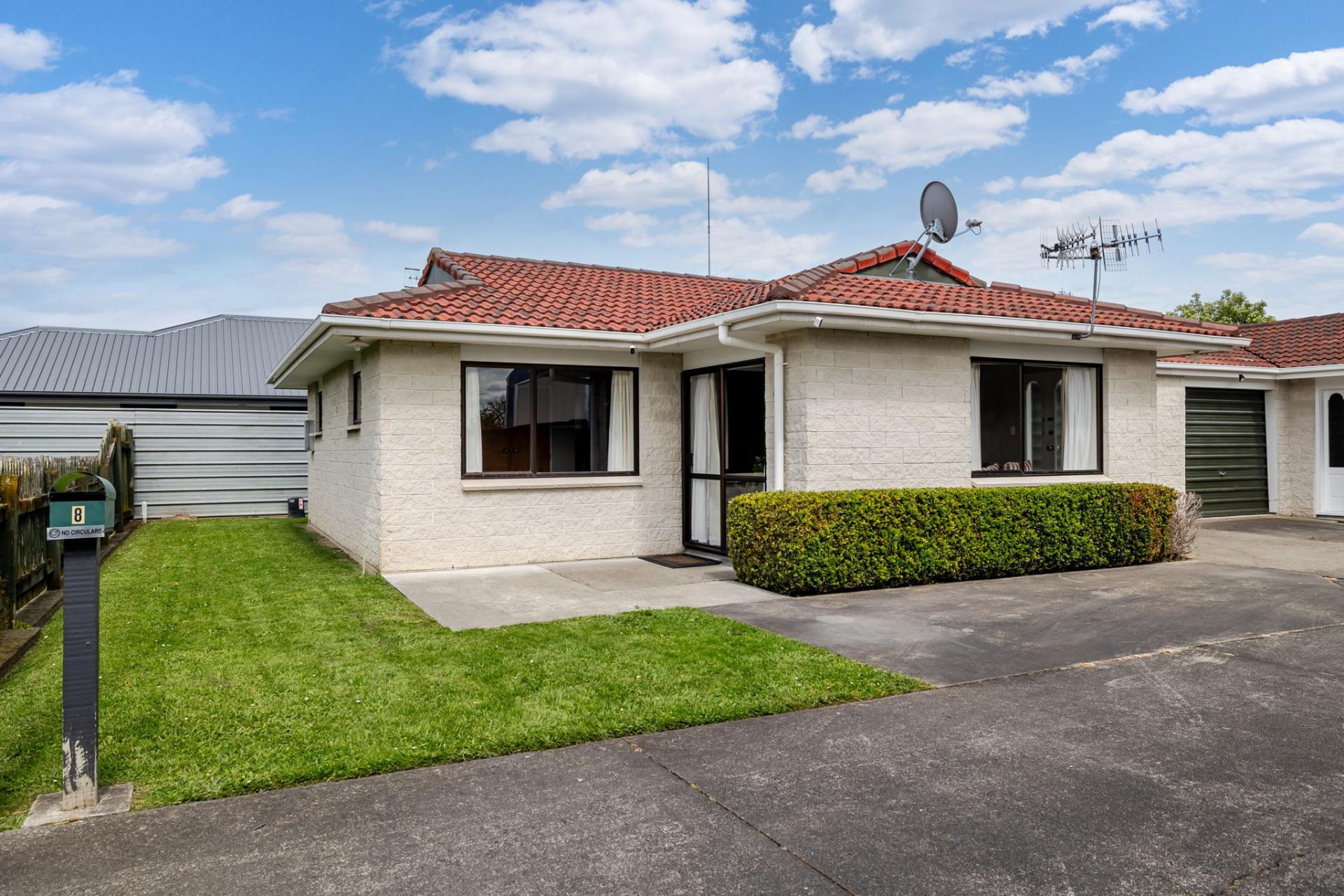 8 Olympic Court, Palmerston North 