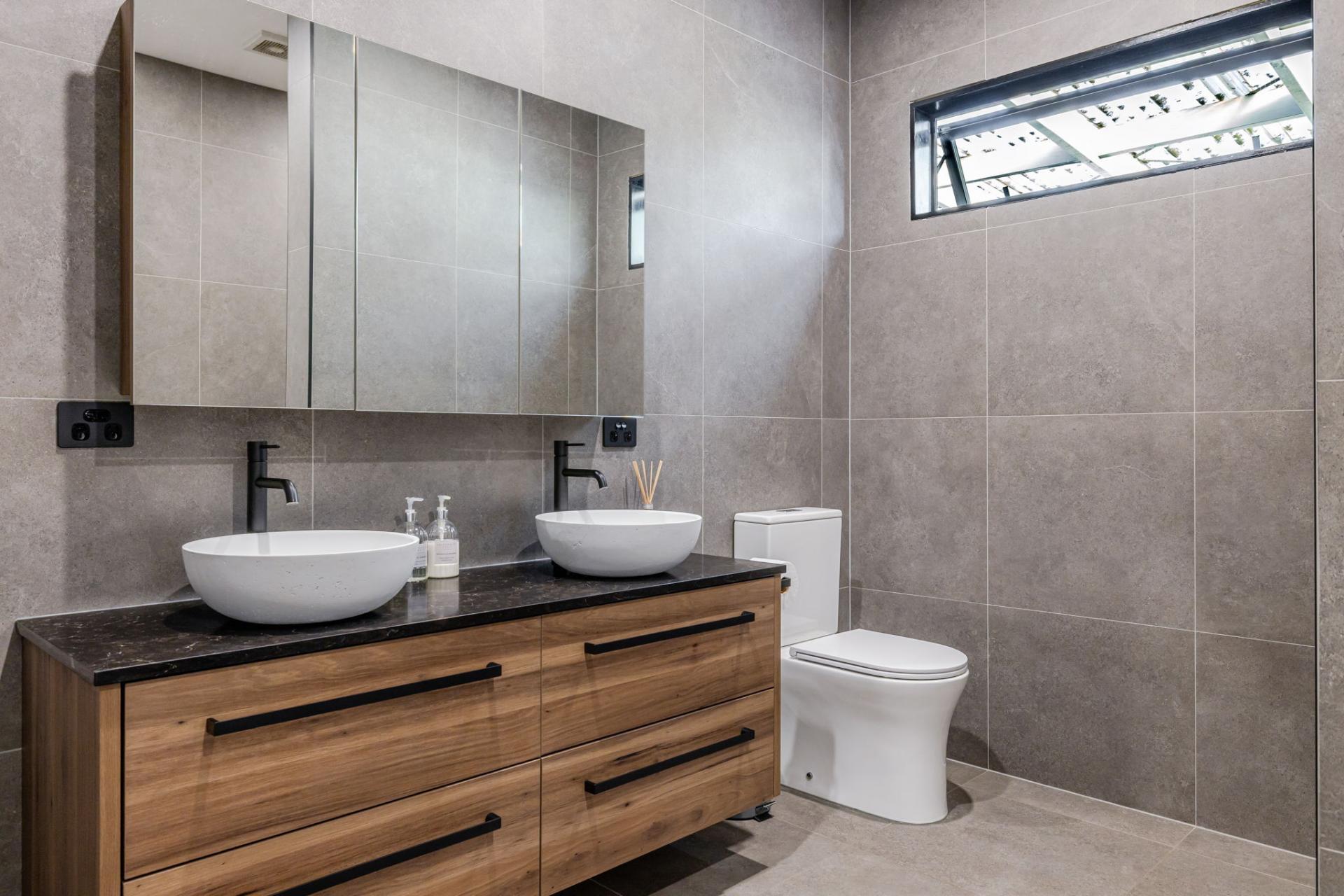 32 Rewa Street, Takaro