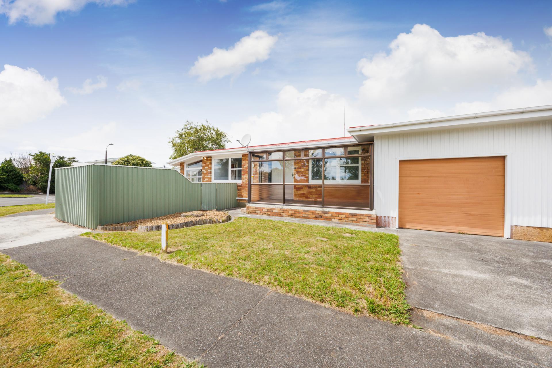 2 Katene Street, West End