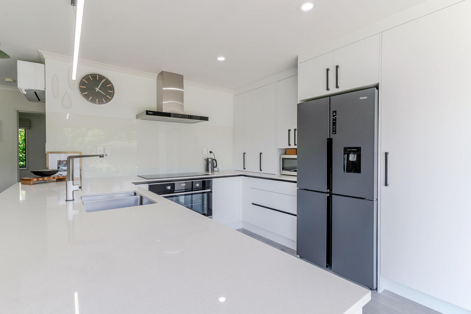 17 Cemetery Road, Sanson