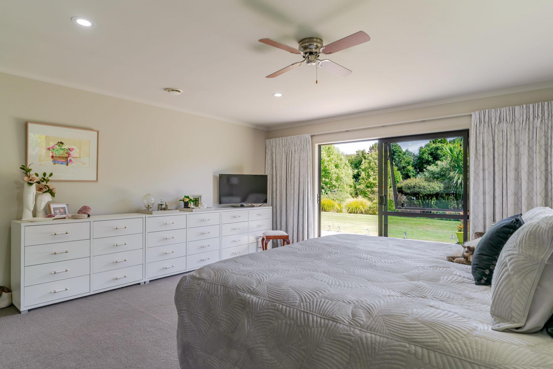 17 Cemetery Road, Sanson