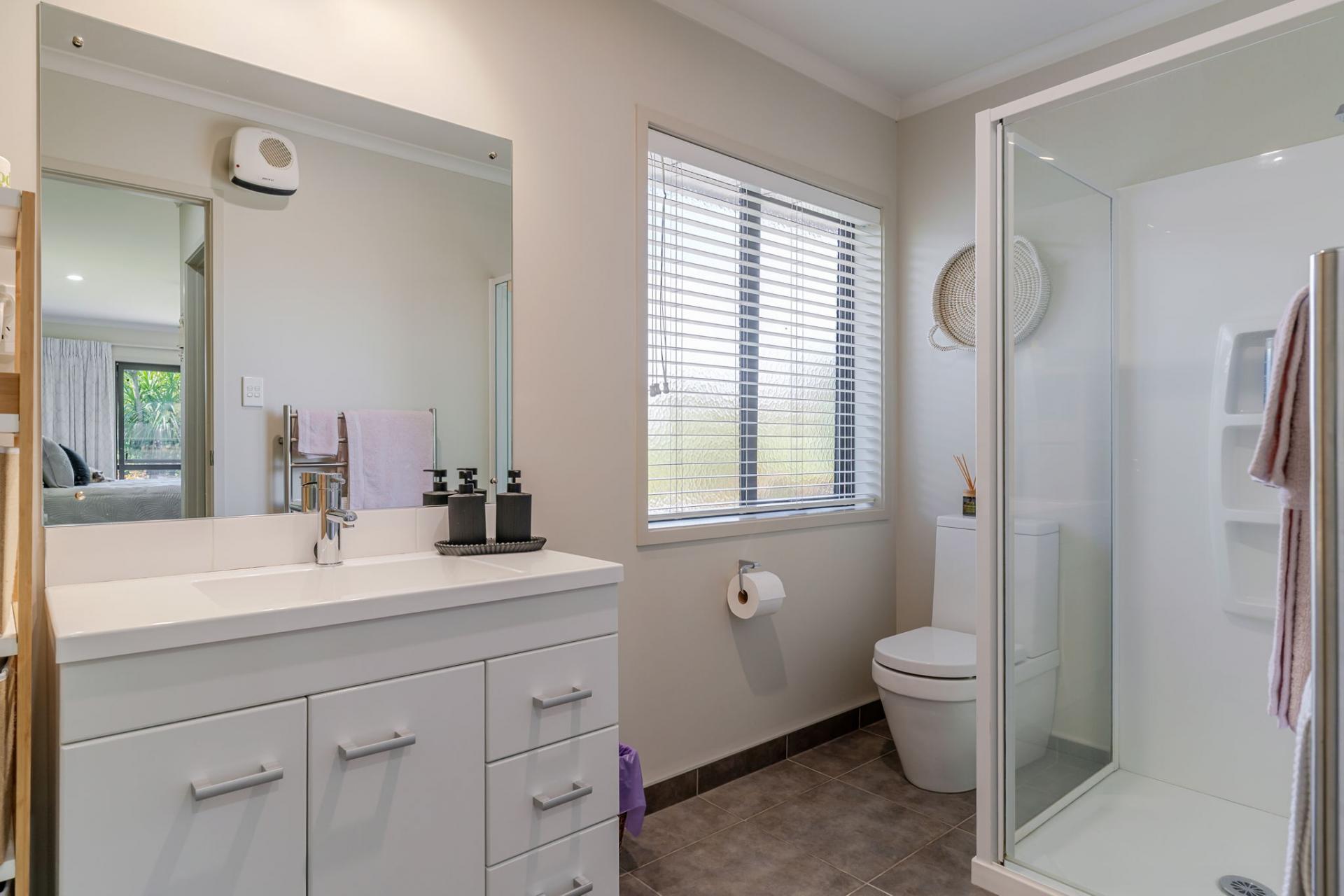 17 Cemetery Road, Sanson