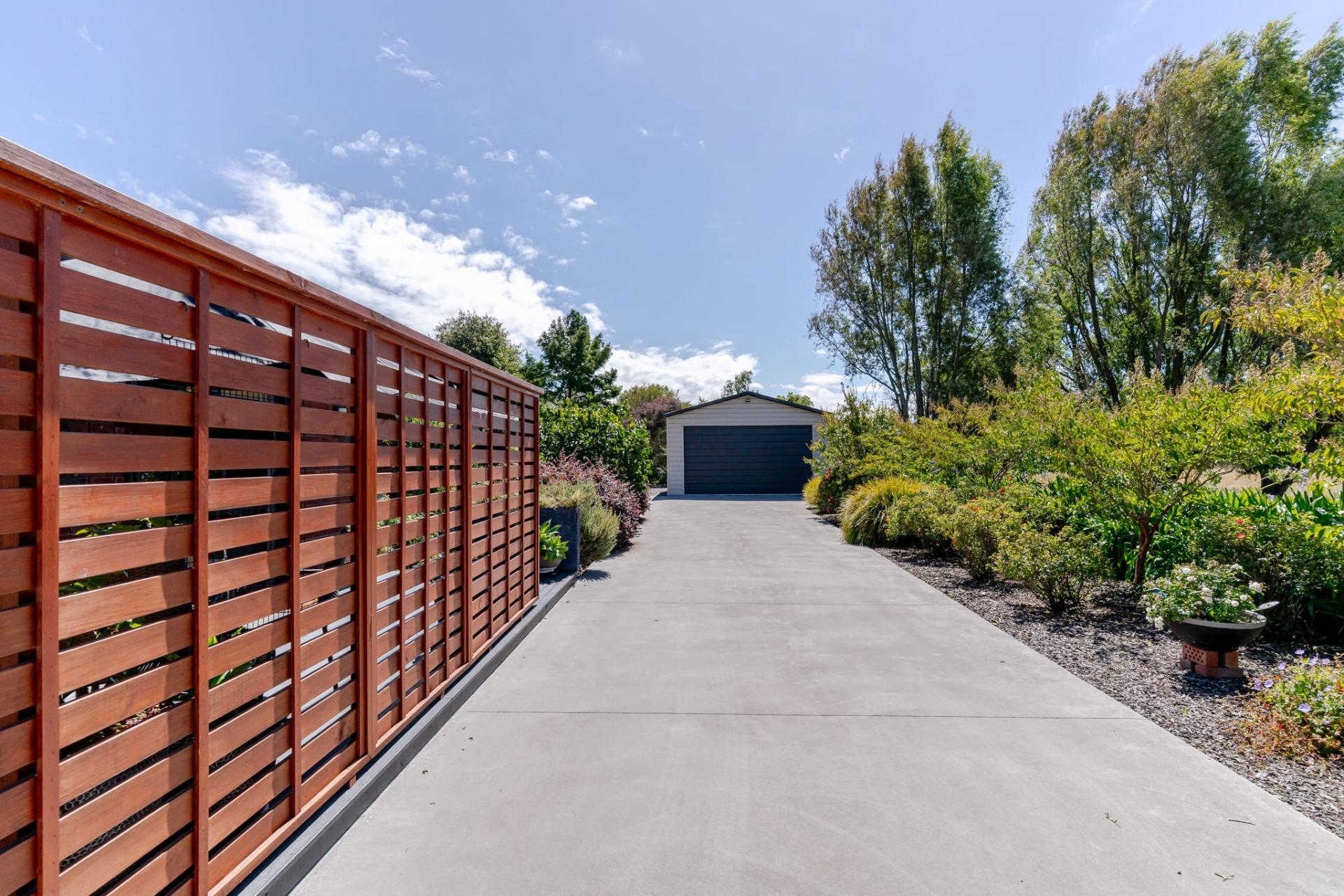 17 Cemetery Road, Sanson