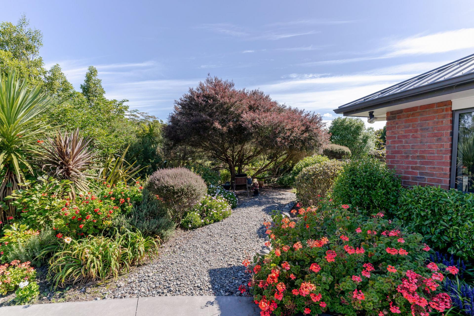 17 Cemetery Road, Sanson