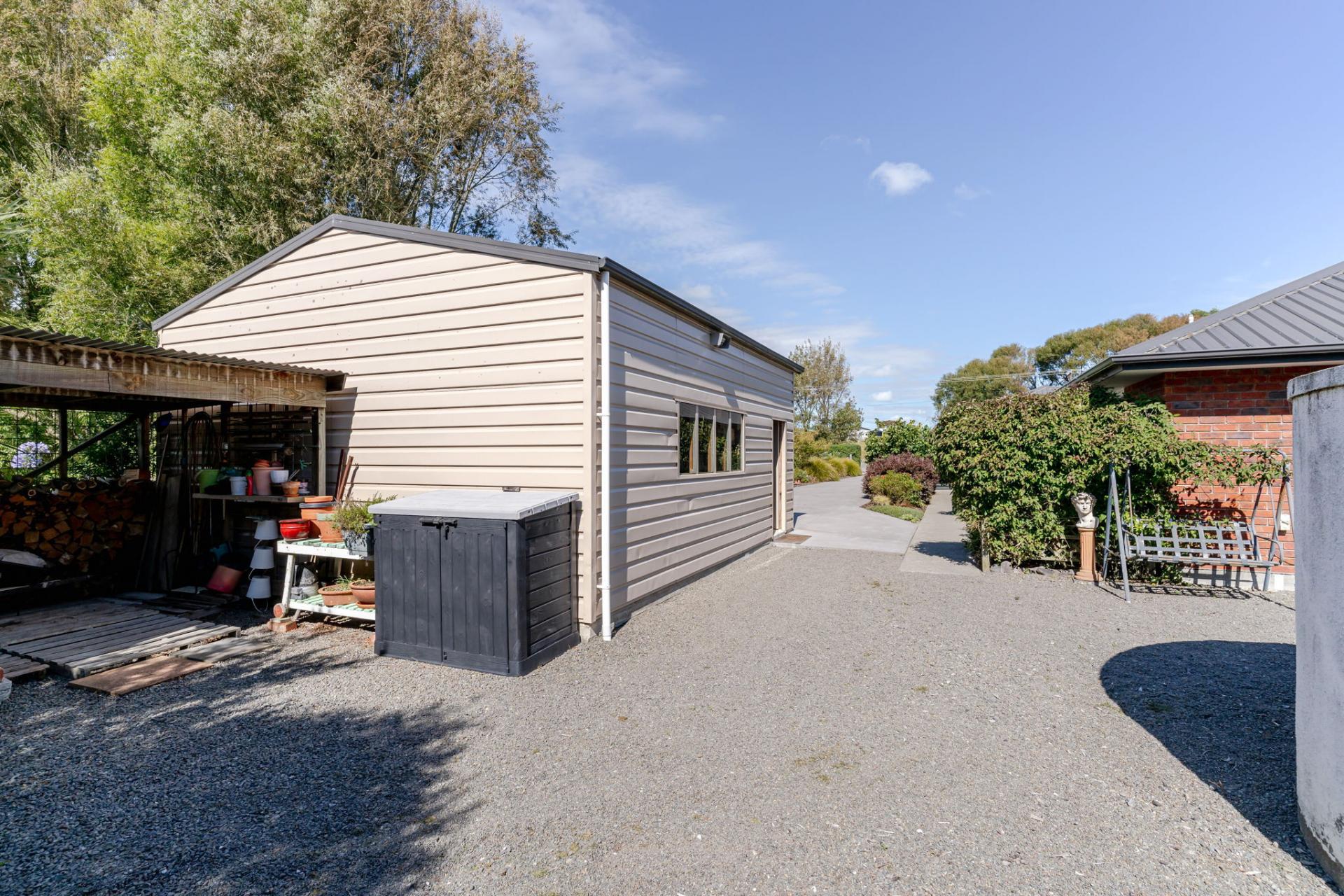 17 Cemetery Road, Sanson