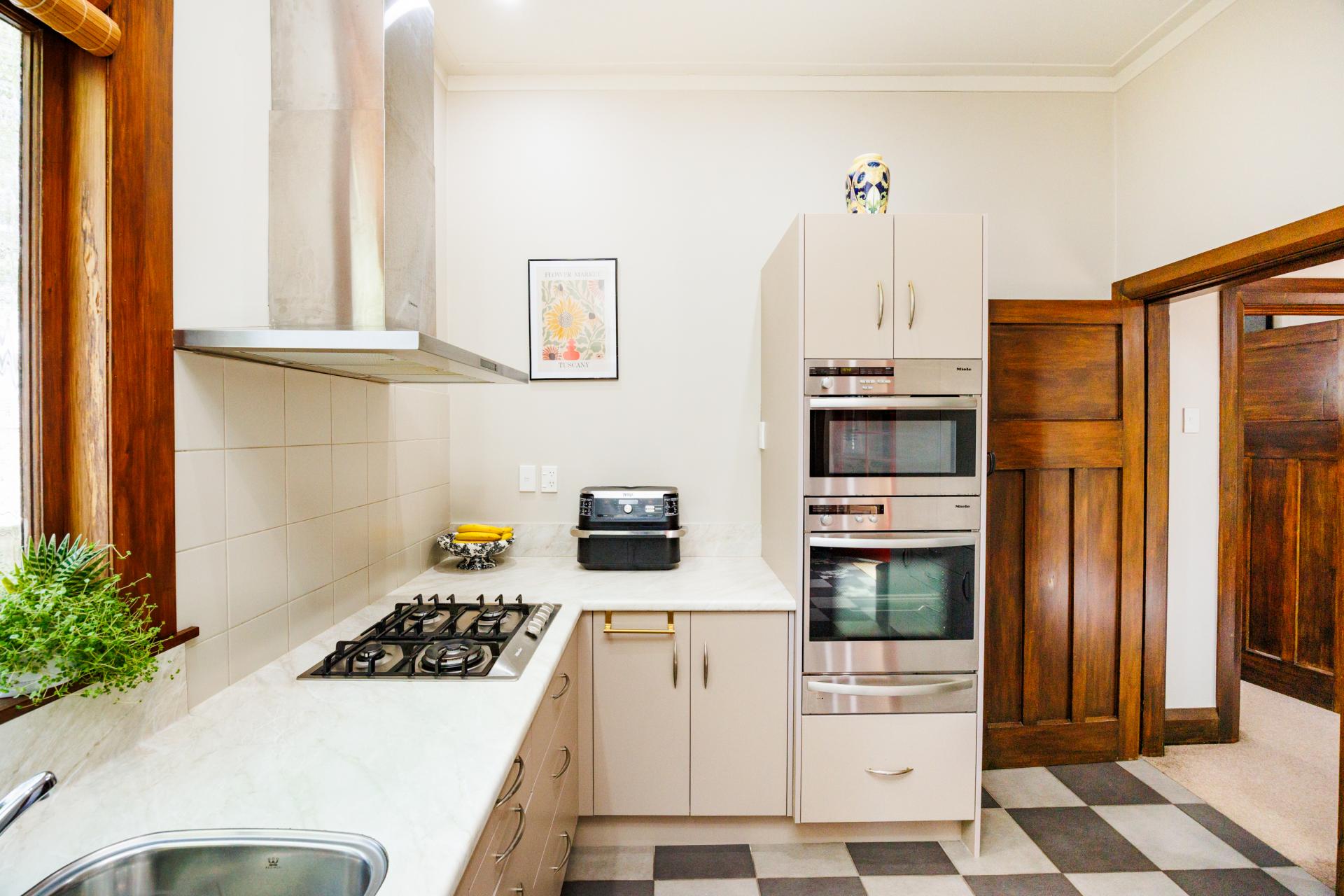 37 Batt Street, West End