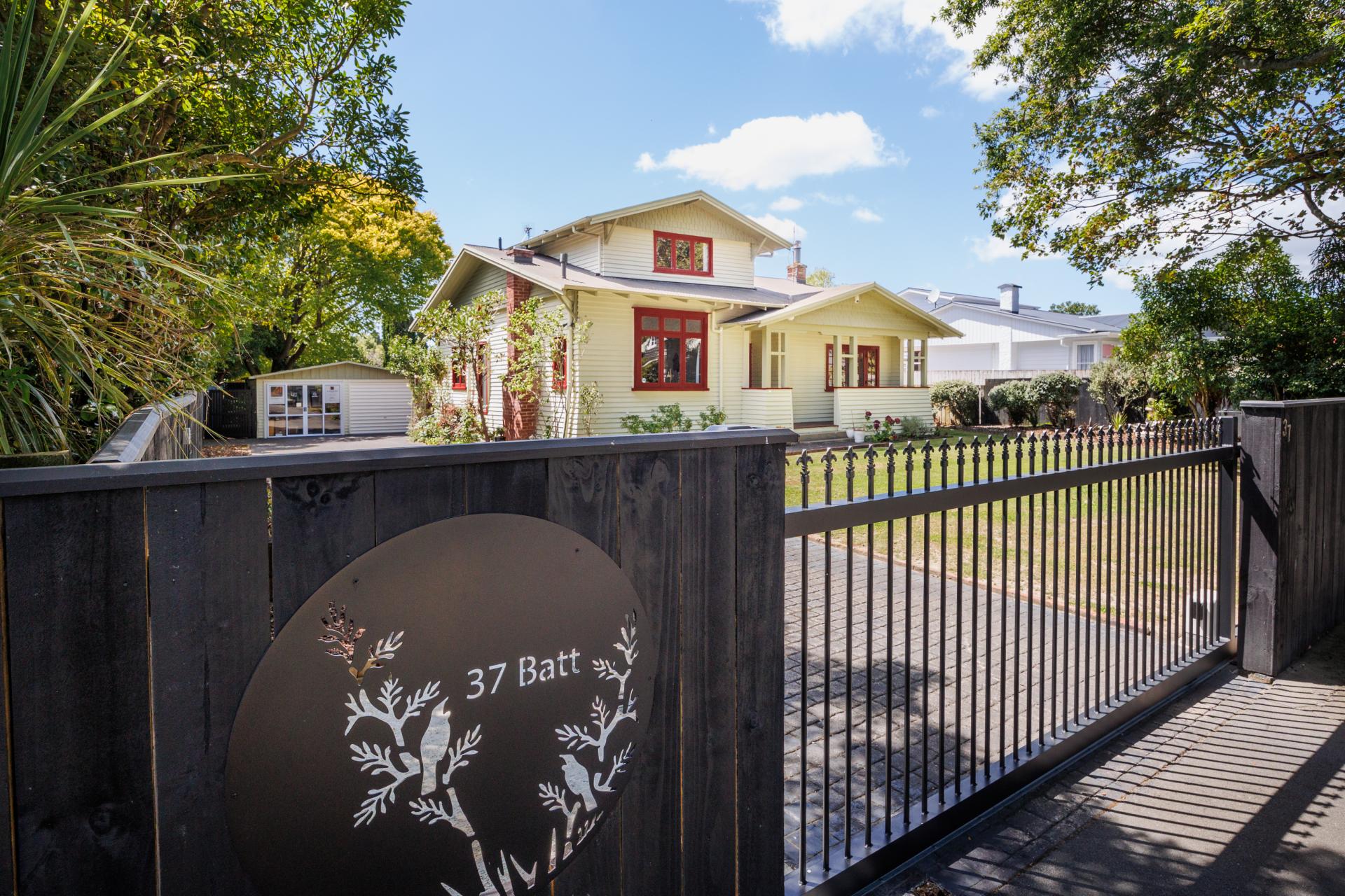 37 Batt Street, West End