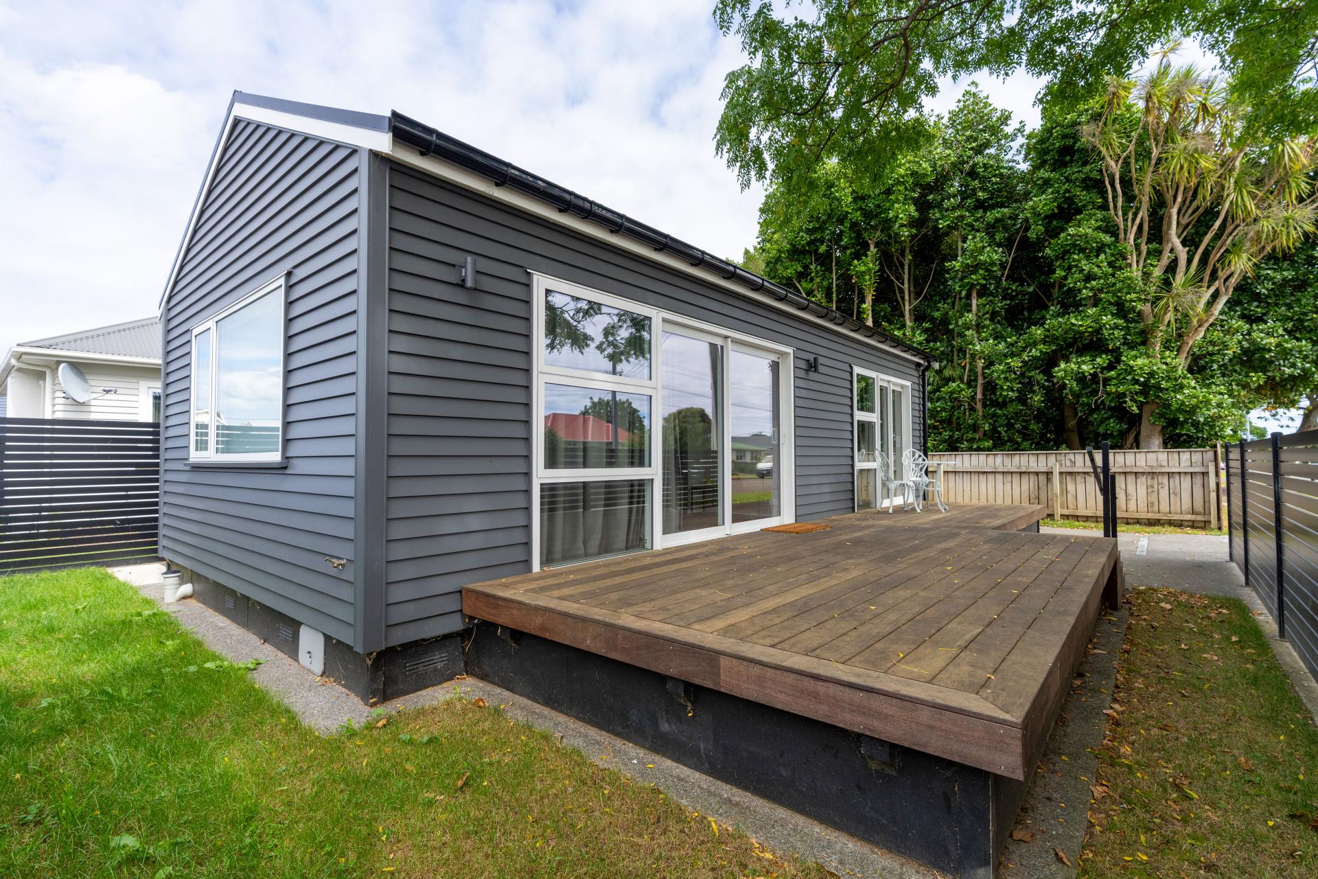 75 and 75B Queen Street, Levin