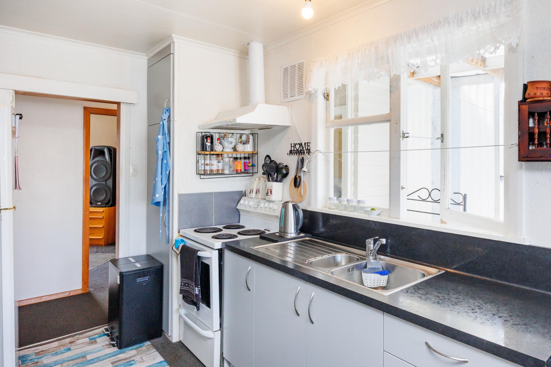 108 Highbury Avenue, Highbury