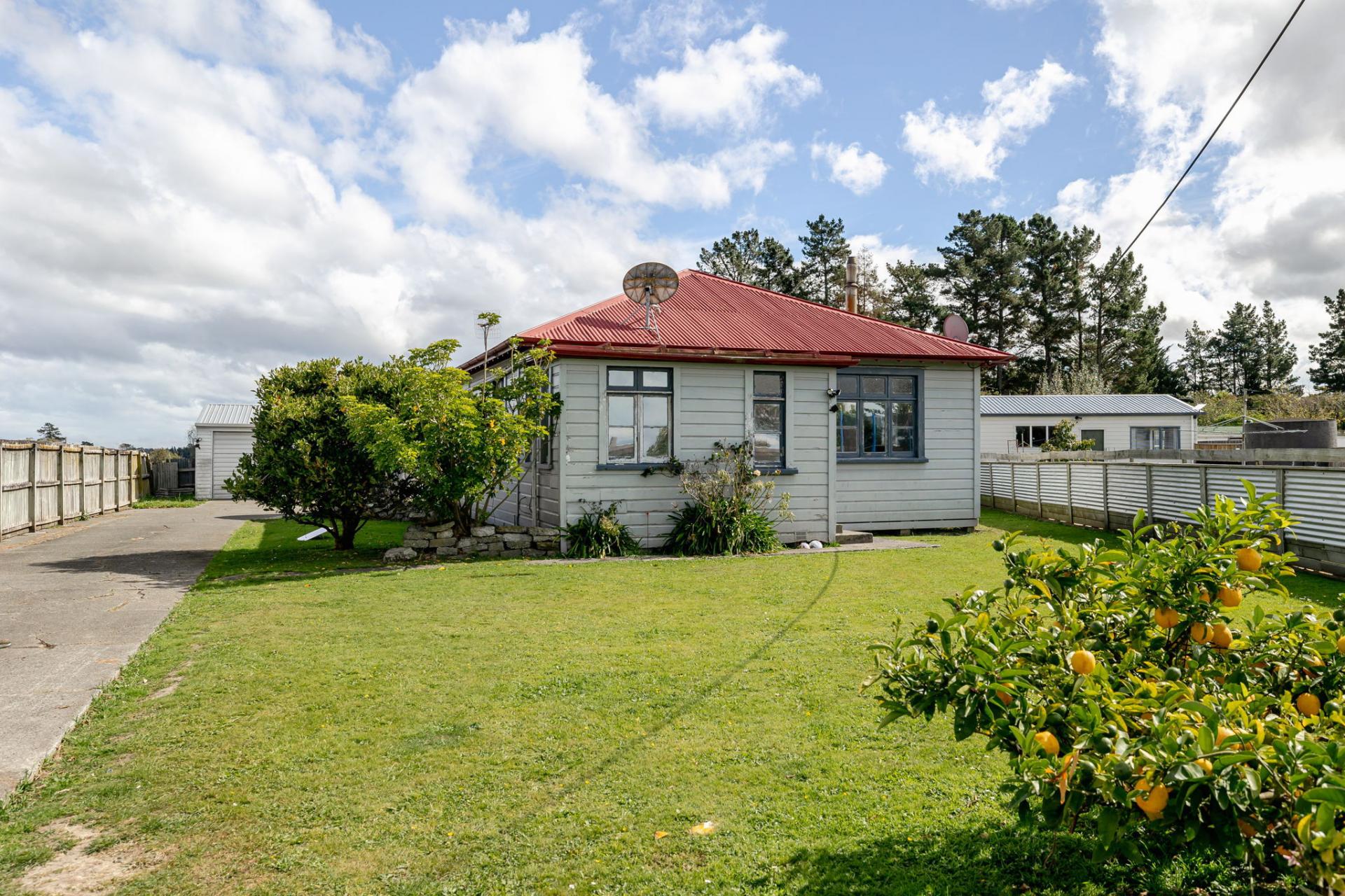 875 State Highway 1, Marton