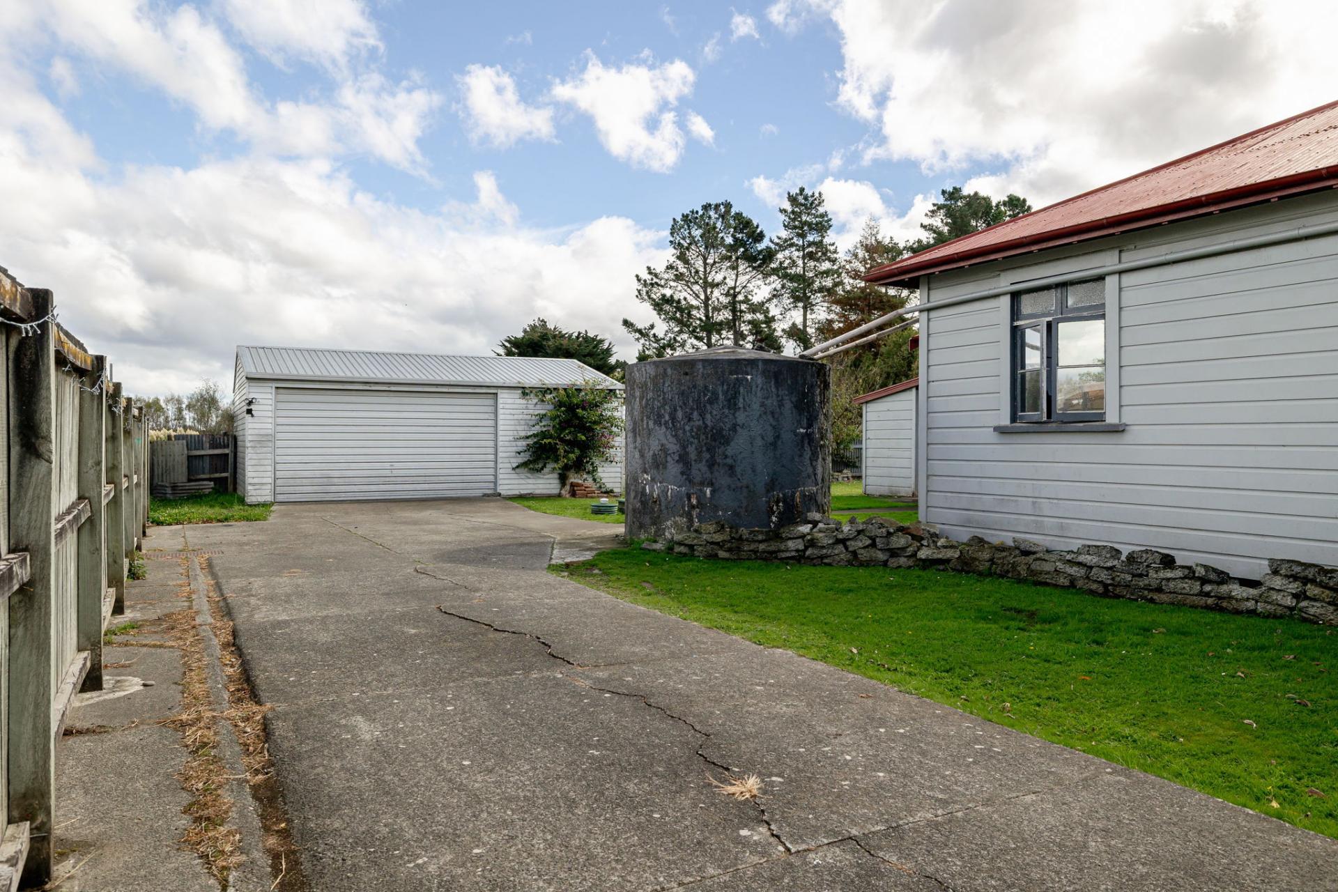 875 State Highway 1, Marton