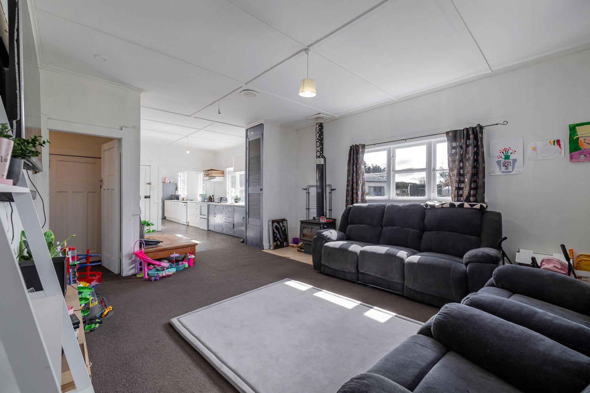 875 State Highway 1, Marton