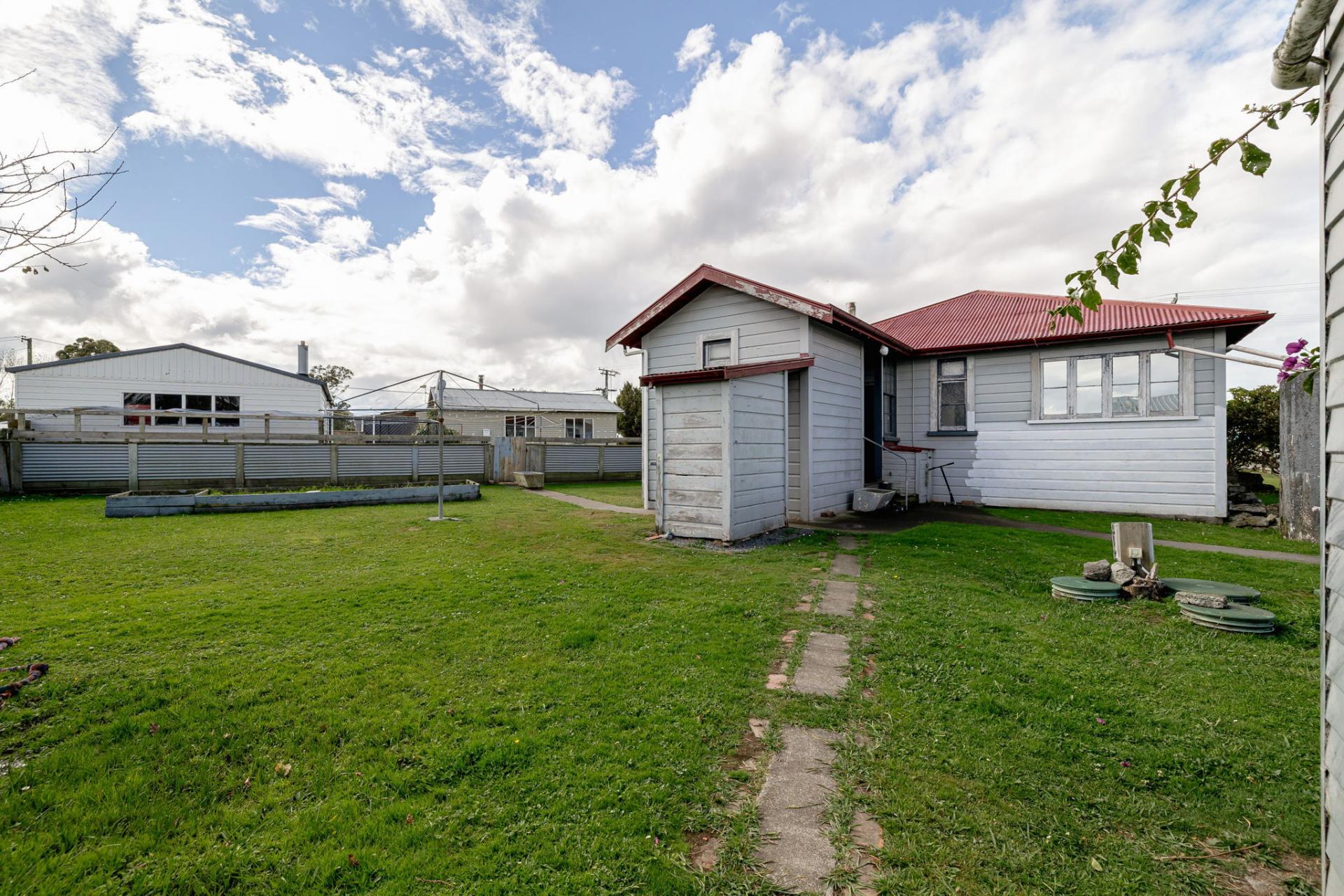 875 State Highway 1, Marton