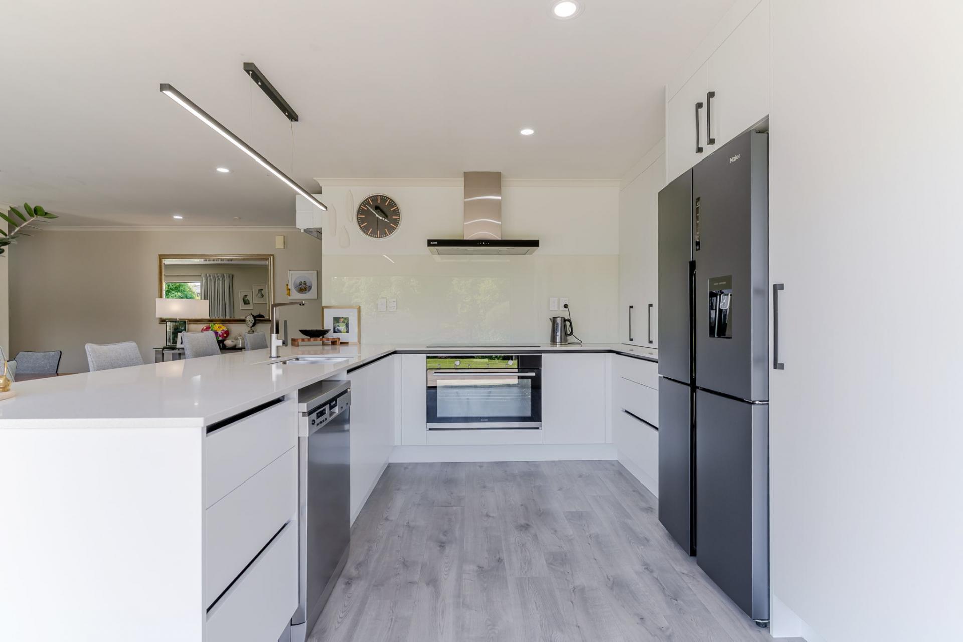 17 Cemetery Road, Sanson