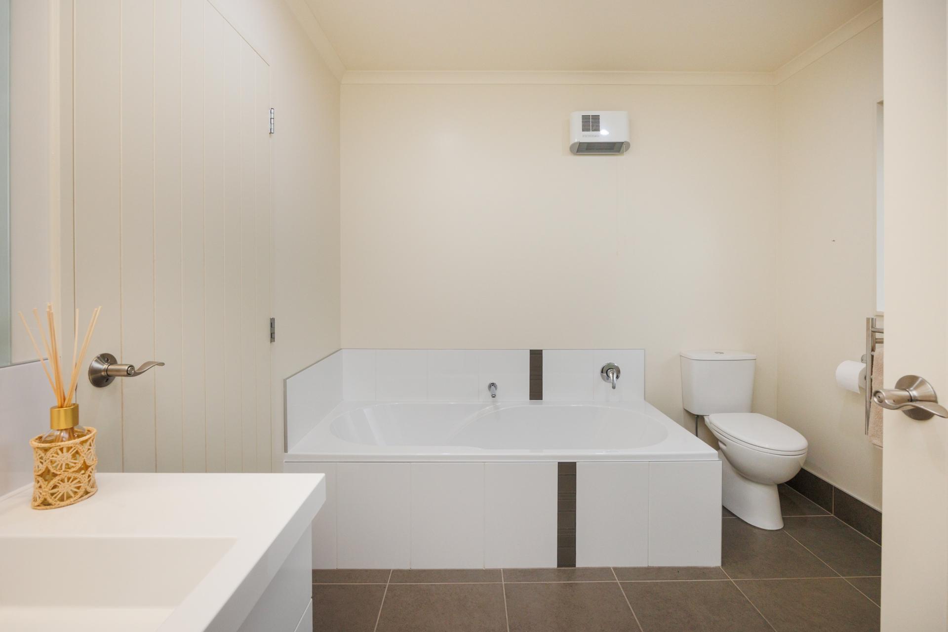 120B Linton Street, West End