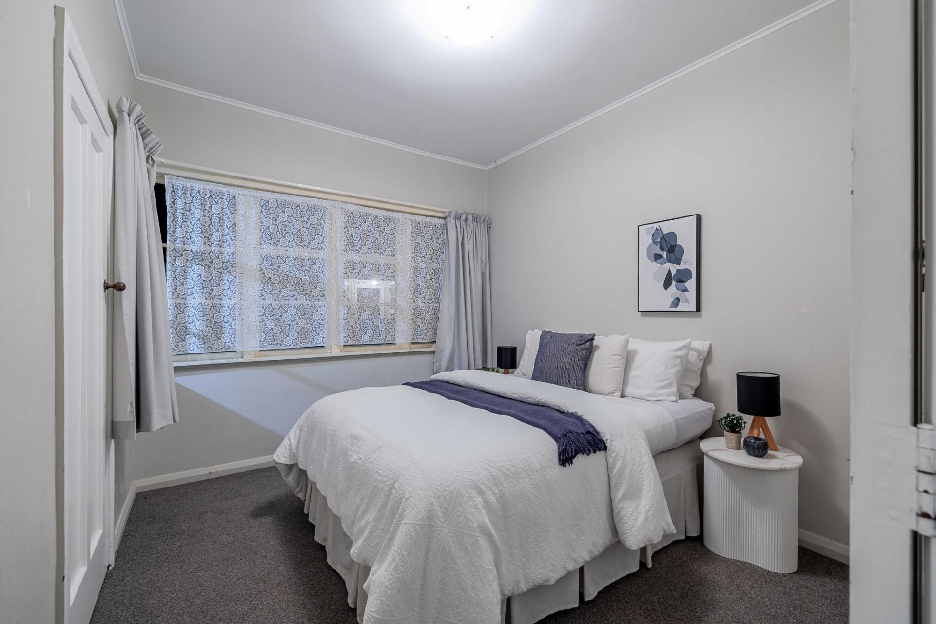 27 Savage Crescent, West End