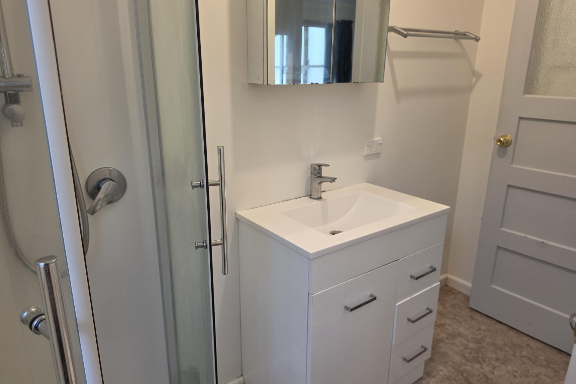 Unit 3, 288 College Street, West End