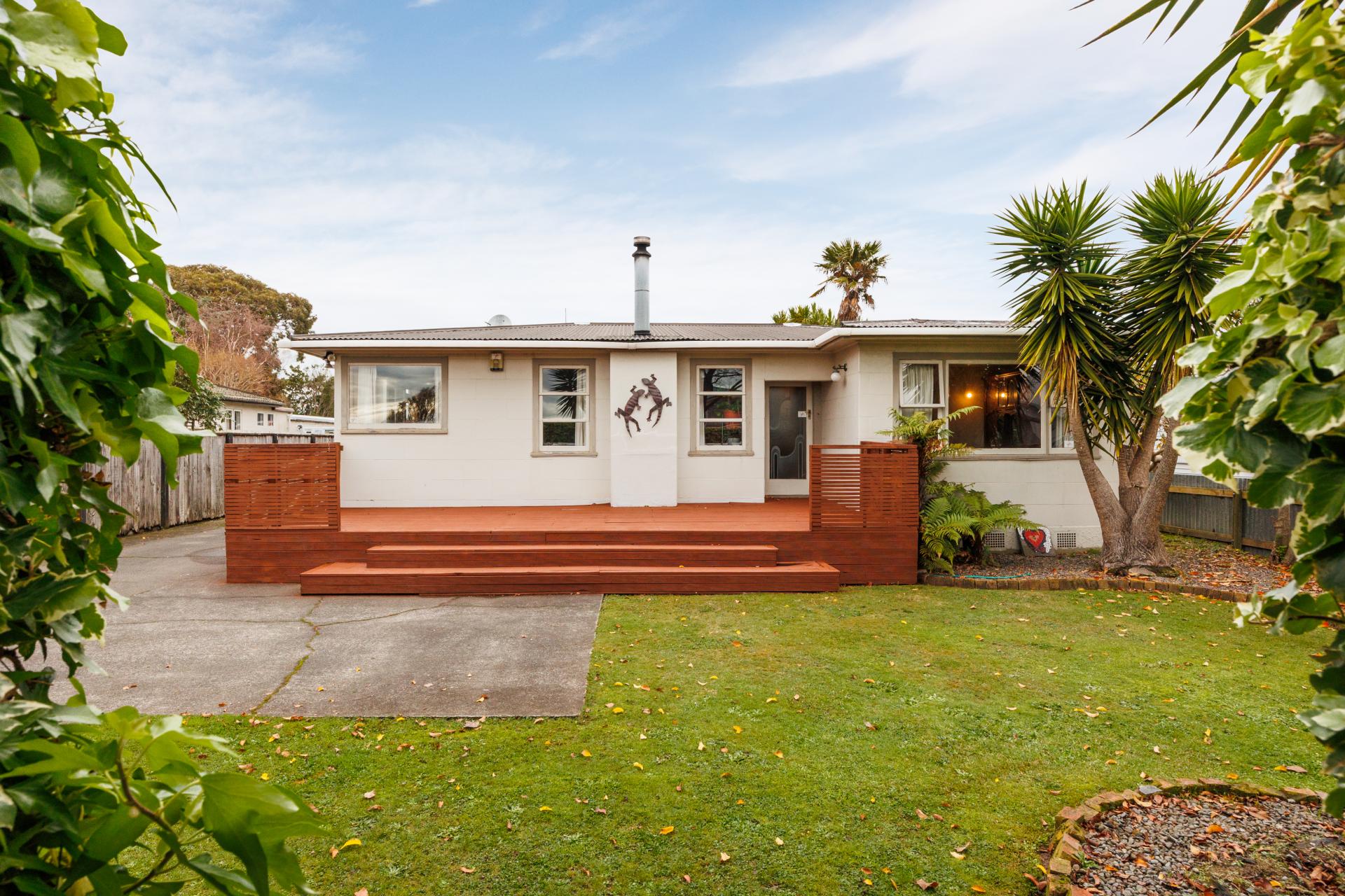 296 Tremaine Avenue, Takaro